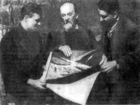 Rencontre Tsiolkovski (photographie
                              parue dans le journal 